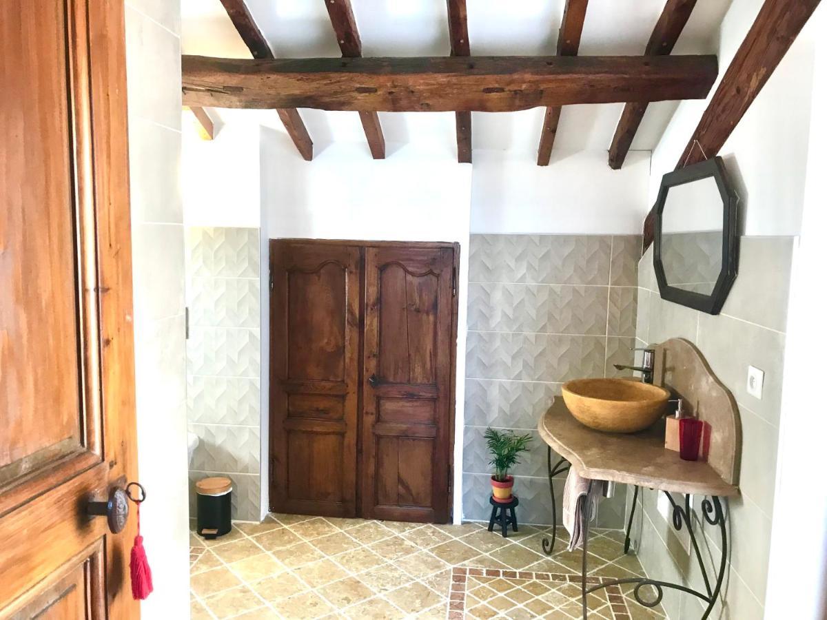 La Bergerie Des Amandiers Chambres Et Table D'Hotes Malataverne Dış mekan fotoğraf