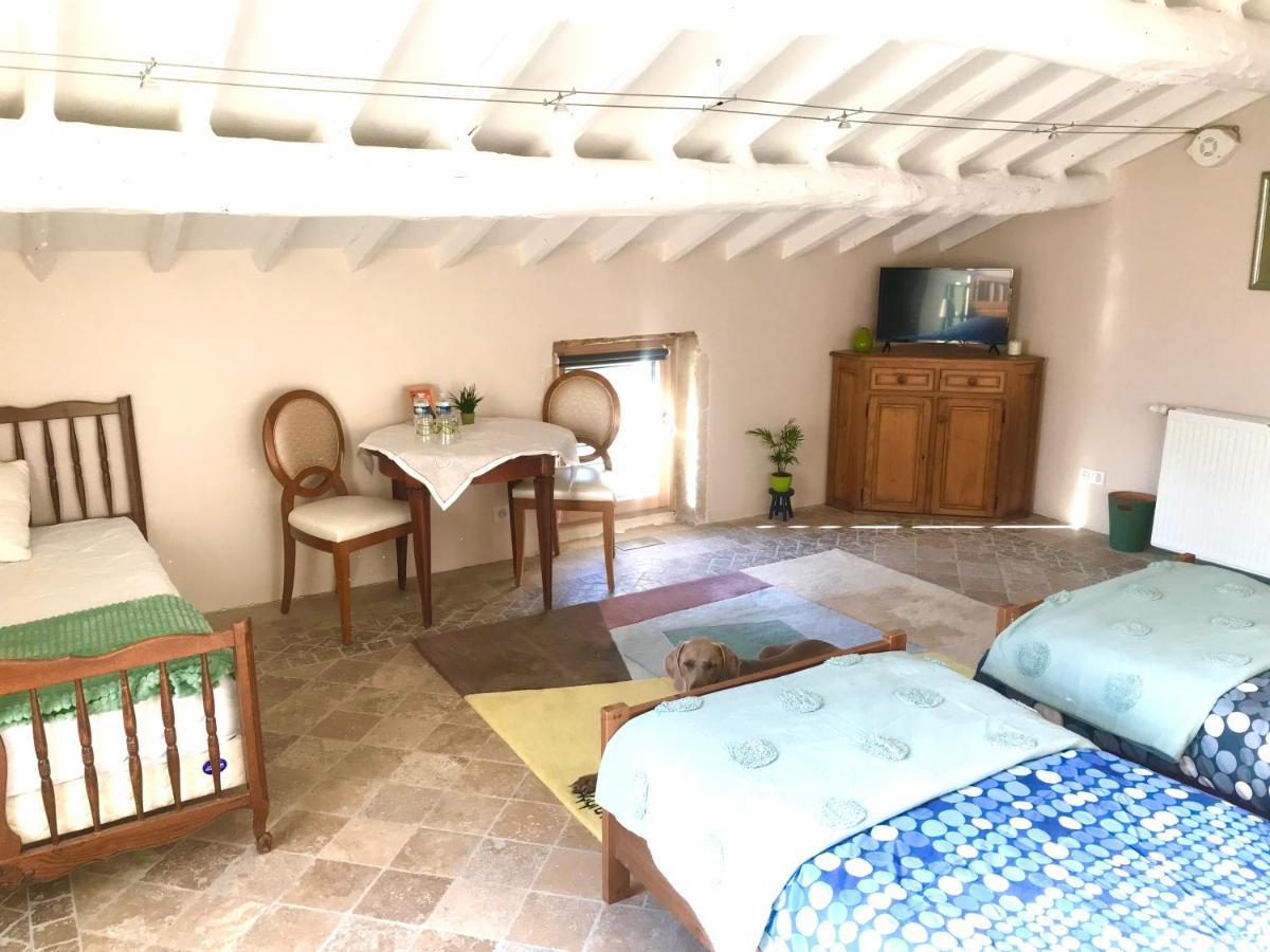 La Bergerie Des Amandiers Chambres Et Table D'Hotes Malataverne Dış mekan fotoğraf